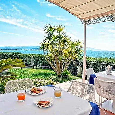Alojamento de Acomodação e Pequeno-almoço Grachira 4*